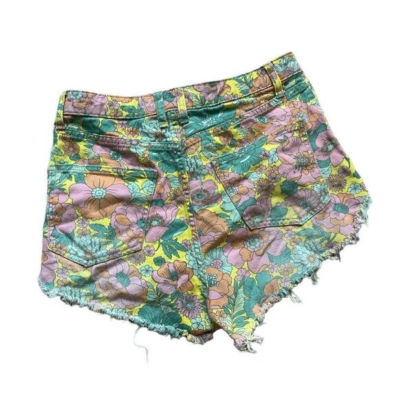 Womens Wild Fable Highest Rise Flower Power Cheeky Raw Hem Jean Shorts - Sz 10 - Picture 5 of 5